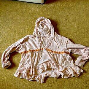 Free people sweatshirt - very cute!